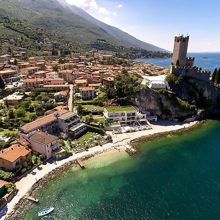 Hotel Castello Lake Front مالتشيزينيه المظهر الخارجي الصورة