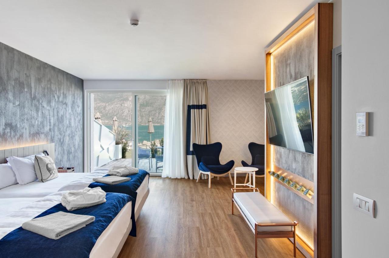 Hotel Castello Lake Front مالتشيزينيه المظهر الخارجي الصورة