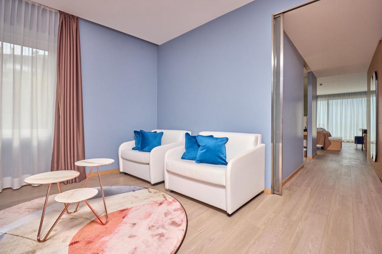 Hotel Castello Lake Front مالتشيزينيه المظهر الخارجي الصورة