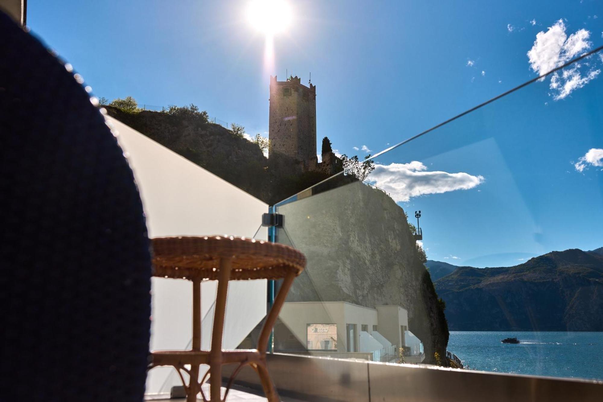 Hotel Castello Lake Front مالتشيزينيه المظهر الخارجي الصورة