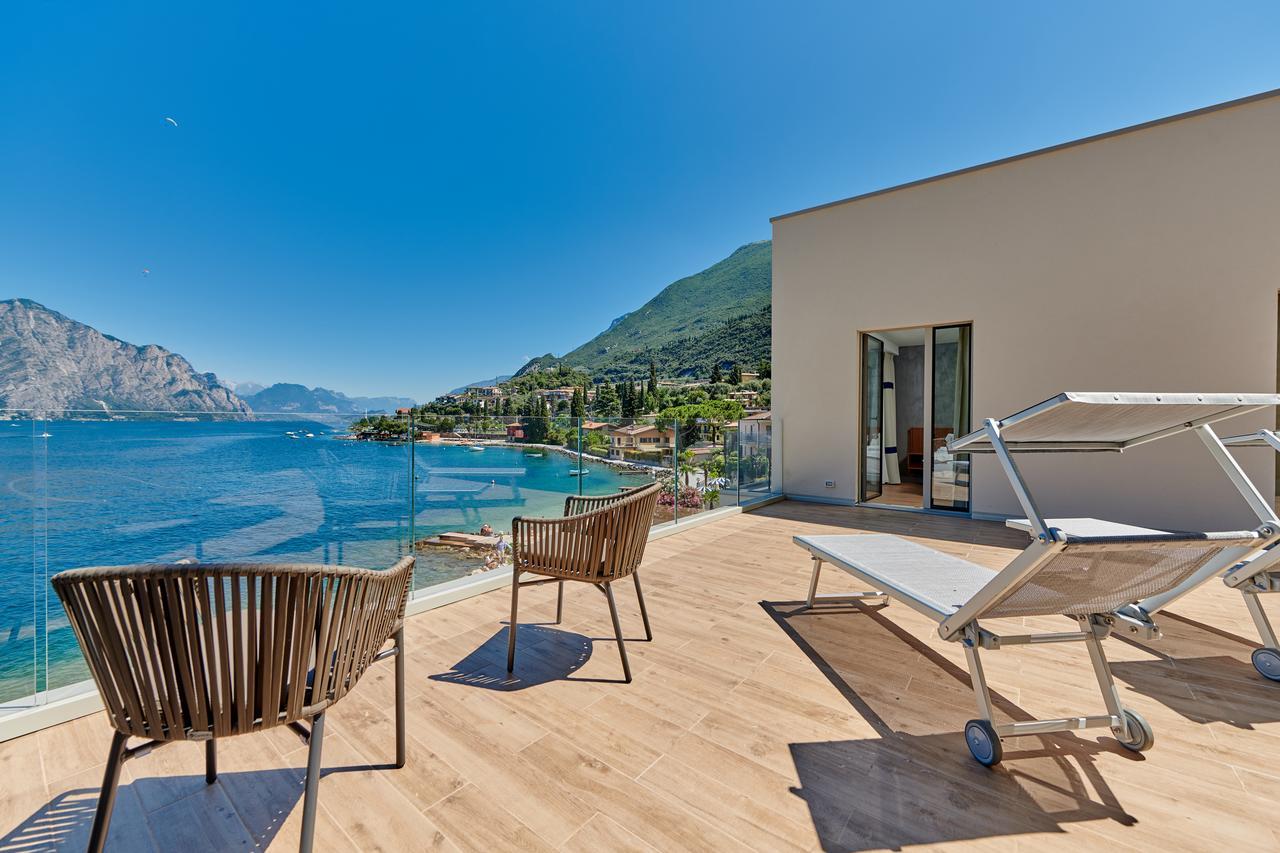 Hotel Castello Lake Front مالتشيزينيه المظهر الخارجي الصورة