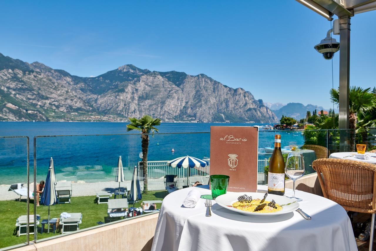 Hotel Castello Lake Front مالتشيزينيه المظهر الخارجي الصورة
