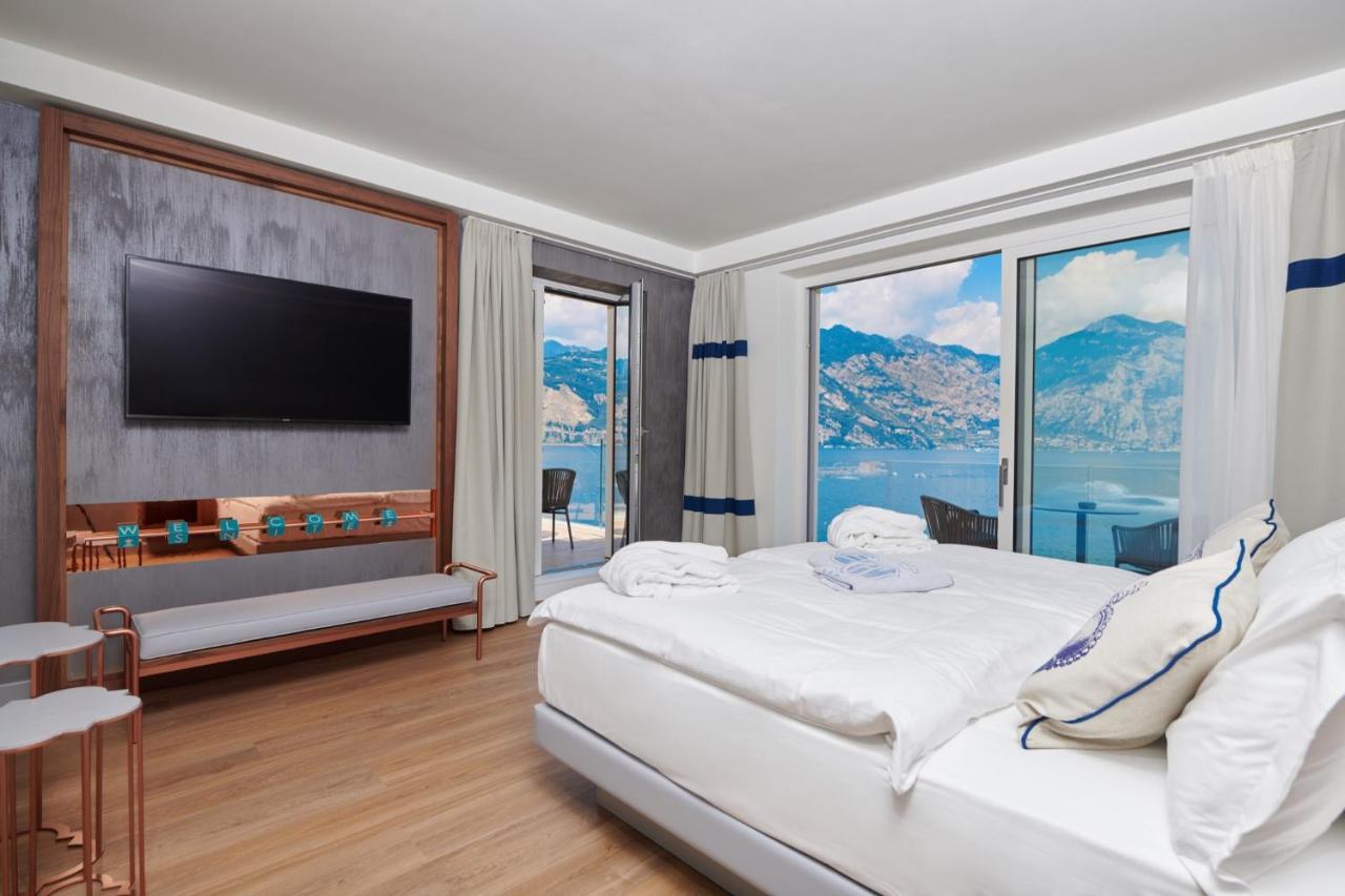 Hotel Castello Lake Front مالتشيزينيه المظهر الخارجي الصورة