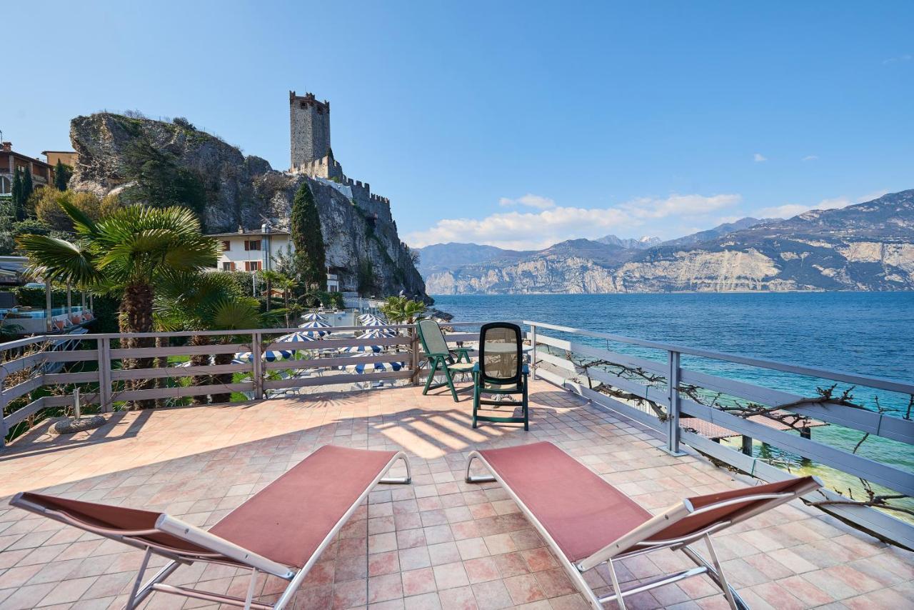 Hotel Castello Lake Front مالتشيزينيه المظهر الخارجي الصورة